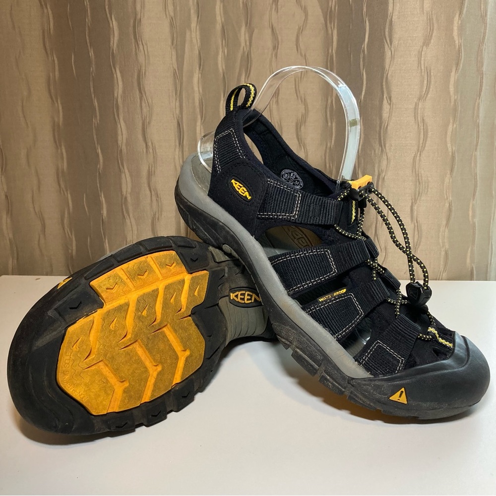 KEEN Men's Black and Yellow Hiking Sandals